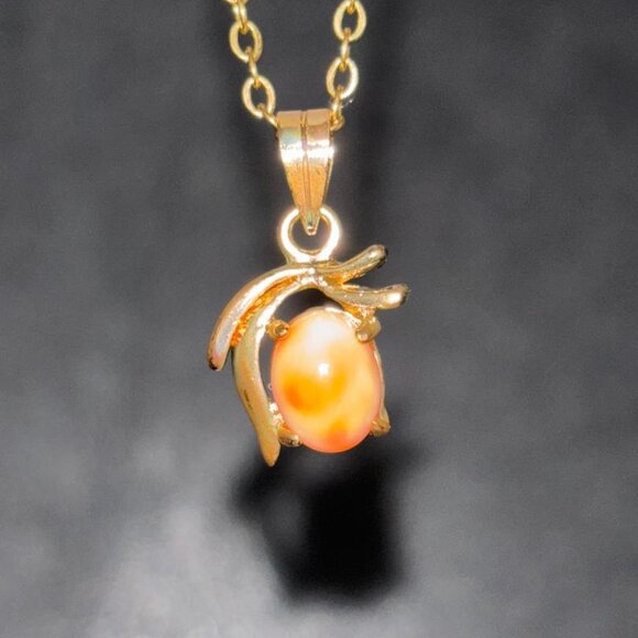 Vintage Coral Pendant Necklace, Dolphin Ore 18K Gold Electroplate - Picture 5 of 5